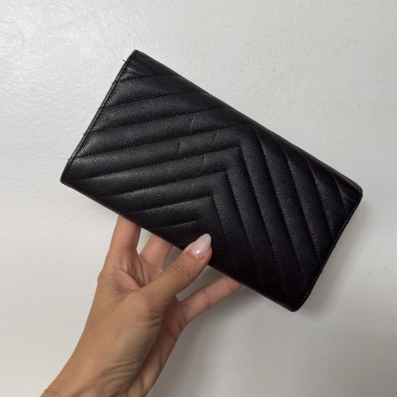 Caviar Chevron Quilted Large Gusset Flap Wallet Black - Picture 6 of 6